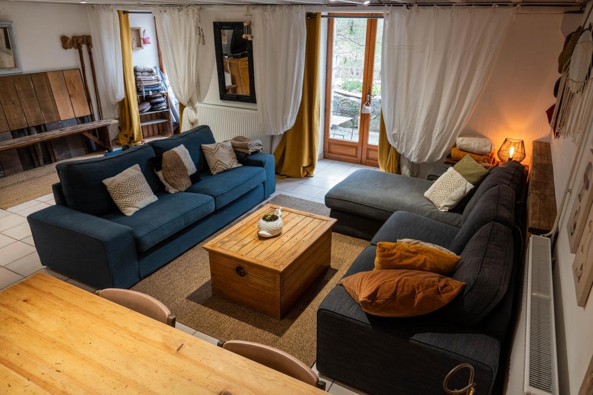 Rives De Bourges Apartment Burzet Exterior photo